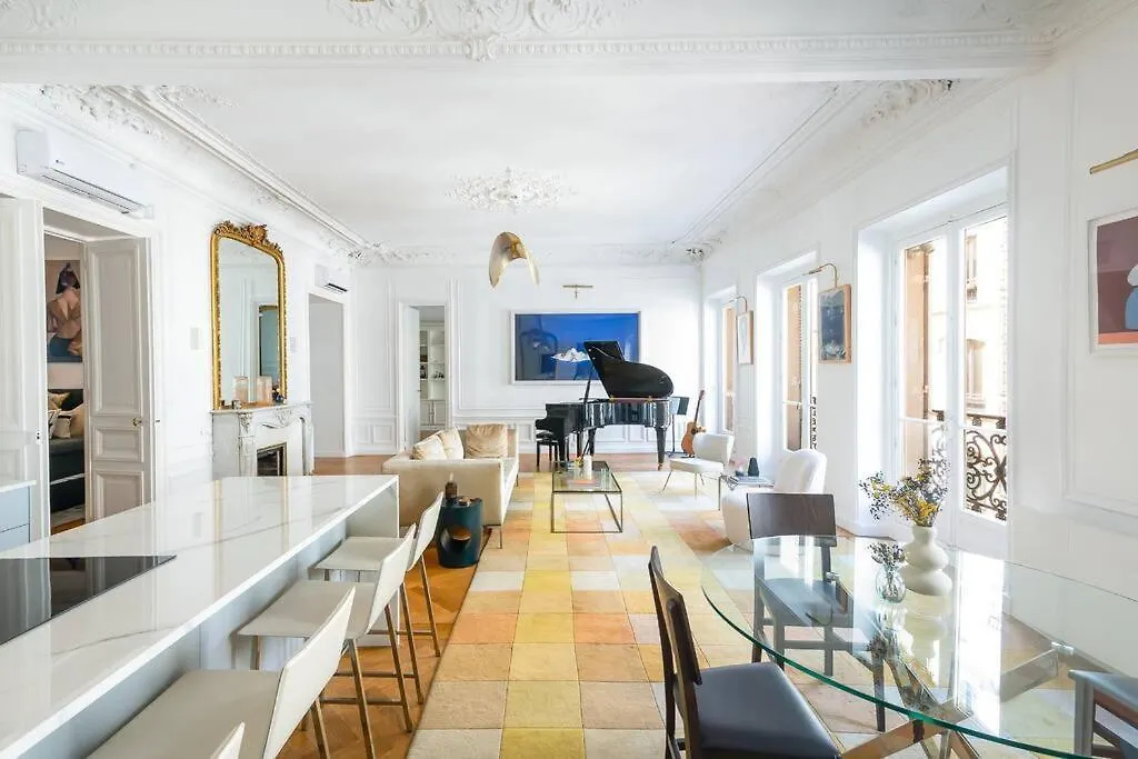 Luxury High End Condo In The Heart Of باريس